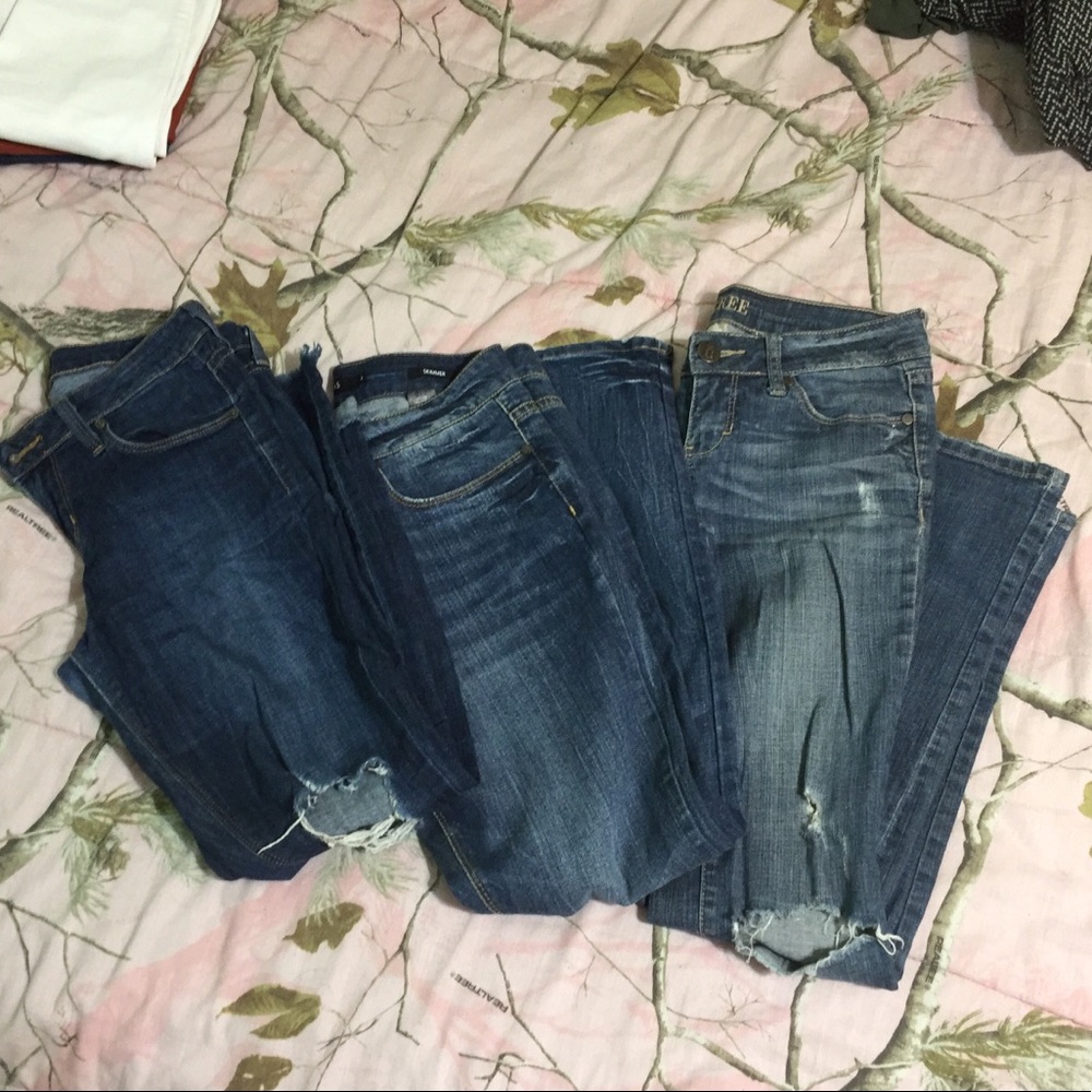 Bundle of women’s jeans !!